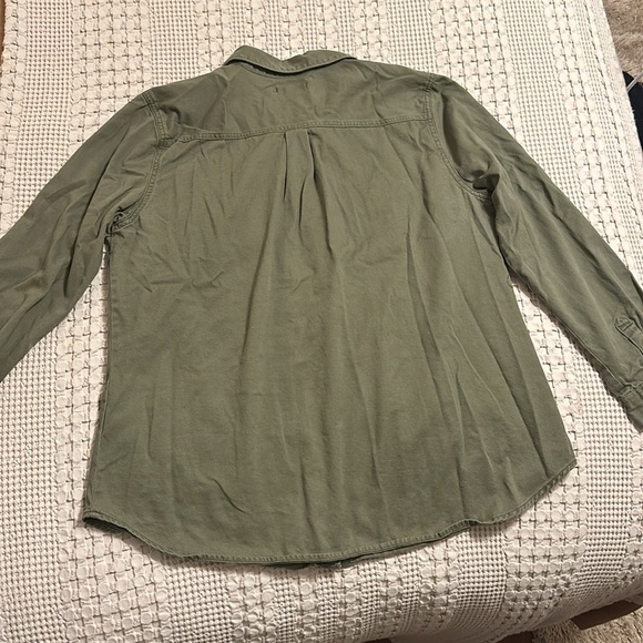 Button down - Picture 2 of 3